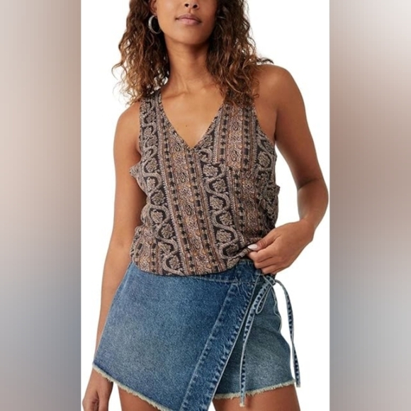 We The Free Tops - We The Free Women's Your Twisted Tank Top, Black Combo . Size XL